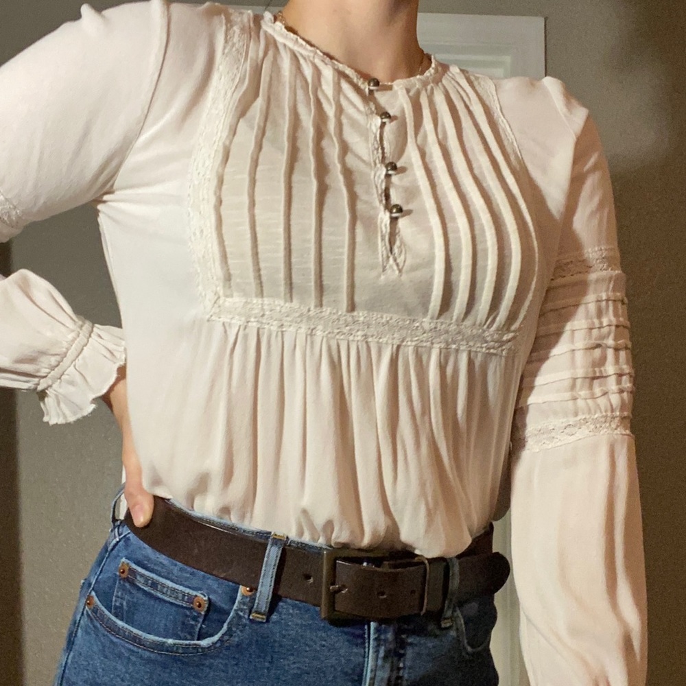Romantic Off White Long Sleeved Blouse